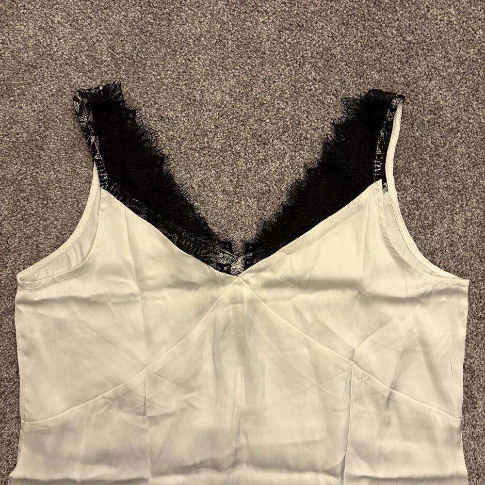 Worthington Women's Sleeveless Tank Top Size M White Black V-Neck NWT $49 - Picture 9 of 15